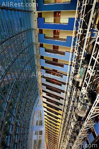 Jumeirah Emirates Towers Hotel 7
